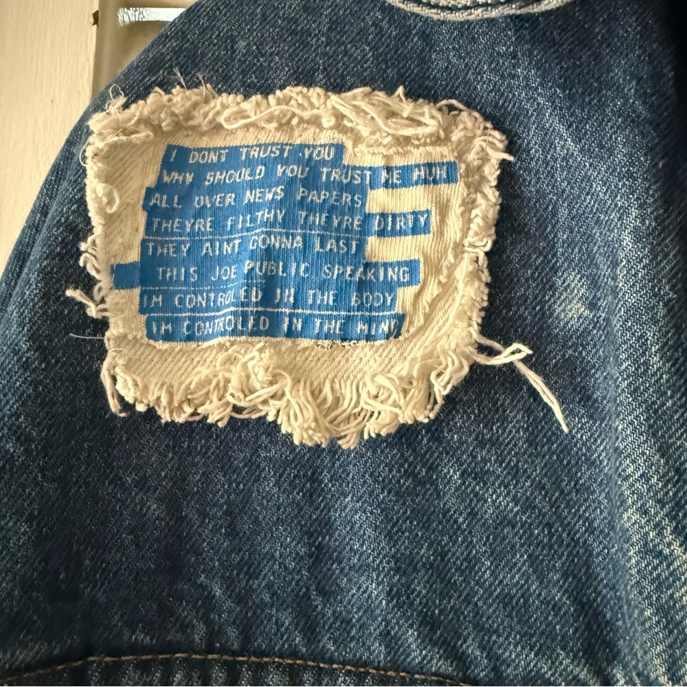 Vintage Levi’s XL Denim Trucker Jacket | The Clash| Rare 80s/90s Distressed - Picture 6 of 10